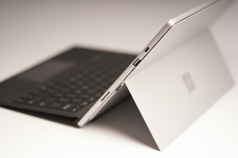surface-tablet-laptop-windows